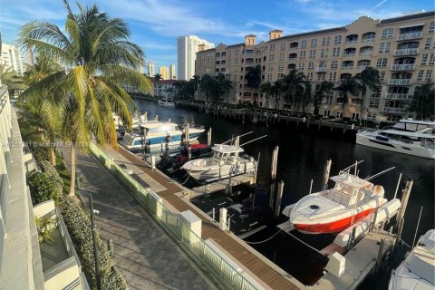 Condominio en venta en Aventura, Florida, 72.37 m2 № 1070119 - foto 12