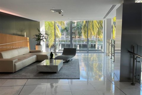 Condominio en venta en Aventura, Florida, 72.37 m2 № 1070119 - foto 2
