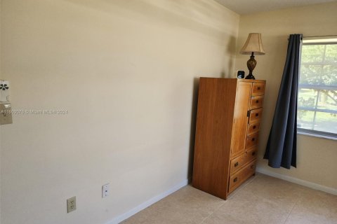 Condo in St. Lucie, Florida, 2 bedrooms  № 1216689 - photo 14