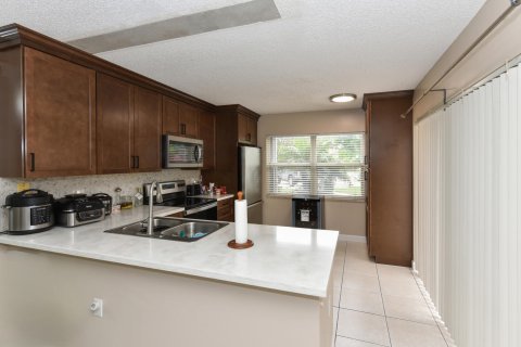 Townhouse in Palm City, Florida 2 bedrooms, 127.65 sq.m. № 1041065 - photo 24