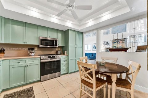 Copropriété à vendre à Hallandale Beach, Floride: 2 chambres, 132.11 m2 № 1234661 - photo 12