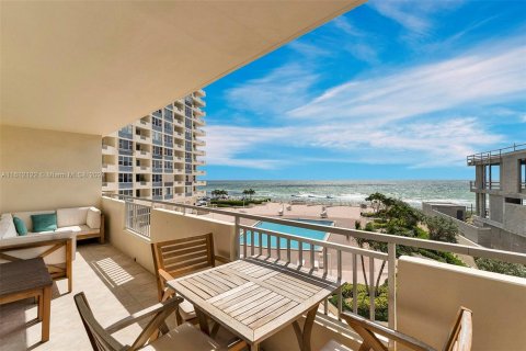 Copropriété à vendre à Hallandale Beach, Floride: 2 chambres, 132.11 m2 № 1234661 - photo 24