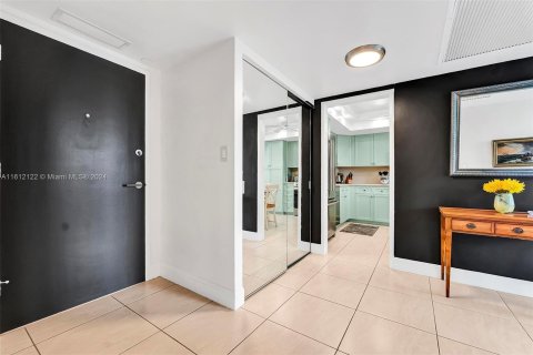 Copropriété à vendre à Hallandale Beach, Floride: 2 chambres, 132.11 m2 № 1234661 - photo 9