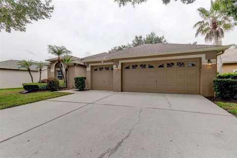 House in Tampa, Florida 4 bedrooms, 244.43 sq.m. № 1420986 - photo 2