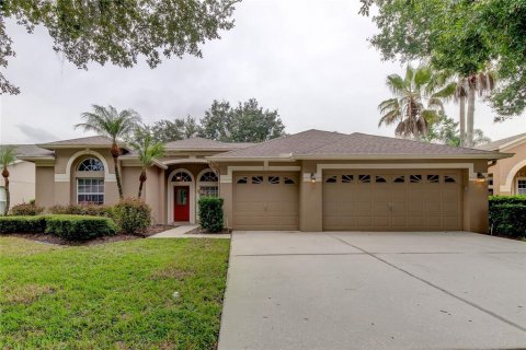 House in Tampa, Florida 4 bedrooms, 244.43 sq.m. № 1420986 - photo 1