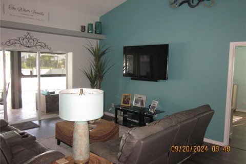 House in North Port, Florida 3 bedrooms, 191.66 sq.m. № 1373504 - photo 9