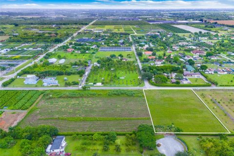 Propiedad comercial en venta en Homestead, Florida № 1360700 - foto 5