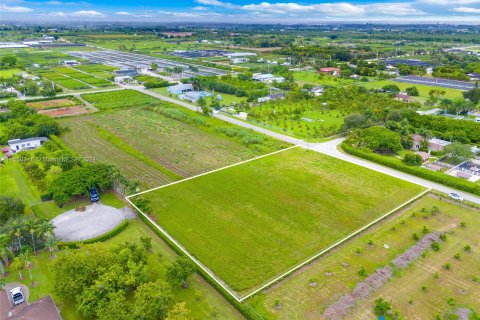 Propiedad comercial en venta en Homestead, Florida № 1360700 - foto 7