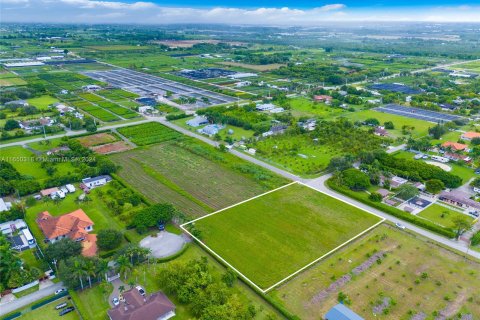 Propiedad comercial en venta en Homestead, Florida № 1360700 - foto 4