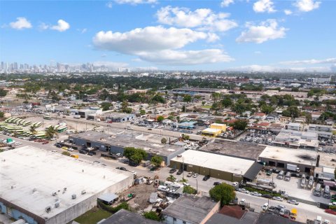 Propiedad comercial en venta en Miami, Florida № 1227420 - foto 7