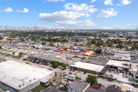 Propiedad comercial en venta en Miami, Florida № 1227420 - foto 6