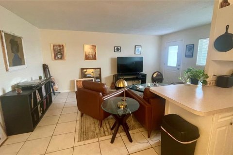 Condo in Orlando, Florida, 1 bedroom  № 1392272 - photo 5