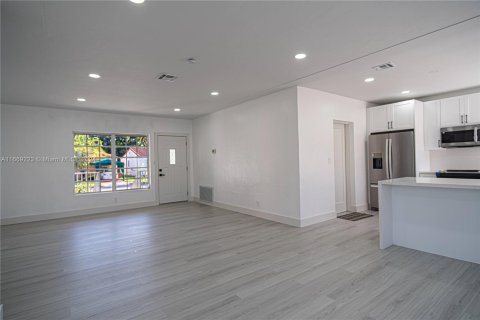 Casa en venta en Miami, Florida, 2 dormitorios, 123.93 m2 № 1386027 - foto 3