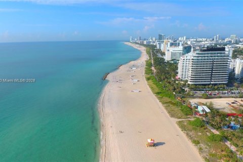 Condo in Miami Beach, Florida, 1 bedroom  № 1385981 - photo 8