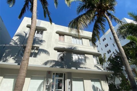 Condo in Miami Beach, Florida, 1 bedroom  № 1385981 - photo 1