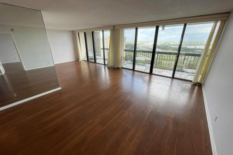 Condo in West Palm Beach, Florida, 2 bedrooms  № 1054765 - photo 4