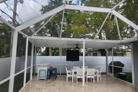 House in Miramar, Florida 4 bedrooms, 143.81 sq.m. № 1055028 - photo 4