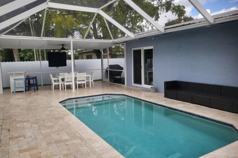 House in Miramar, Florida 4 bedrooms, 143.81 sq.m. № 1055028 - photo 6