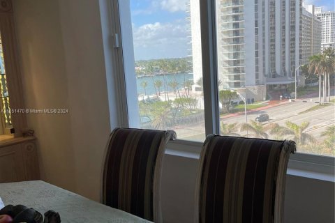 Copropriété à vendre à Miami Beach, Floride: 3 chambres, 154.22 m2 № 1075599 - photo 3