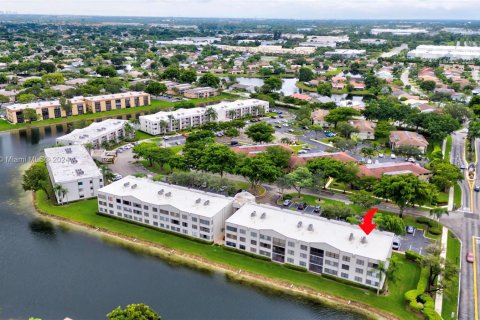 Copropriété à vendre à Tamarac, Floride: 2 chambres, 106.09 m2 № 1396823 - photo 20