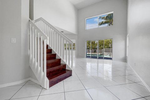 House in Pembroke Pines, Florida 5 bedrooms, 229.93 sq.m. № 1059992 - photo 17