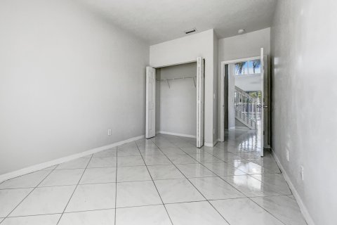 House in Pembroke Pines, Florida 5 bedrooms, 229.93 sq.m. № 1059992 - photo 14