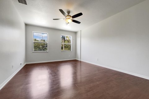 House in Pembroke Pines, Florida 5 bedrooms, 229.93 sq.m. № 1059992 - photo 7