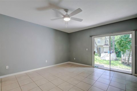 Townhouse in Tampa, Florida 2 bedrooms, 121.24 sq.m. № 1334400 - photo 3