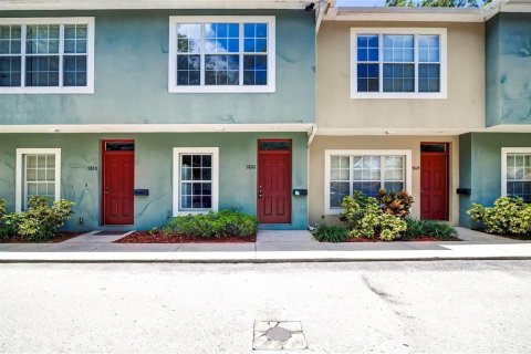 Townhouse in Tampa, Florida 2 bedrooms, 121.24 sq.m. № 1334400 - photo 1