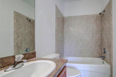 Townhouse in Tampa, Florida 2 bedrooms, 121.24 sq.m. № 1334400 - photo 21