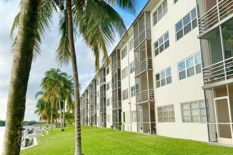 Copropriété à vendre à Deerfield Beach, Floride: 2 chambres, 111.48 m2 № 1056972 - photo 15