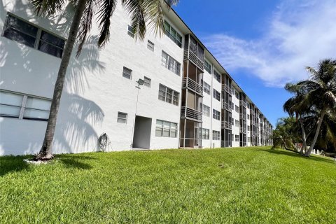 Copropriété à vendre à Deerfield Beach, Floride: 2 chambres, 111.48 m2 № 1056972 - photo 8
