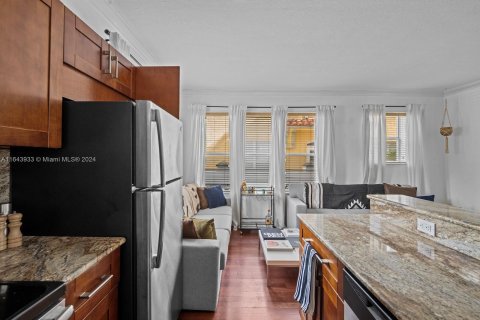 Condo in Miami Beach, Florida, 1 bedroom  № 1345002 - photo 6