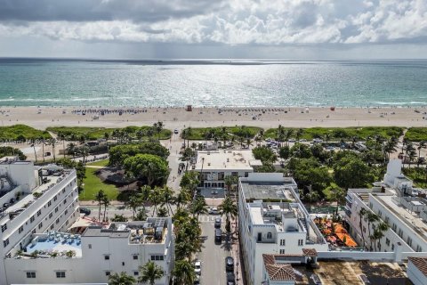 Condo in Miami Beach, Florida, 1 bedroom  № 1345002 - photo 19