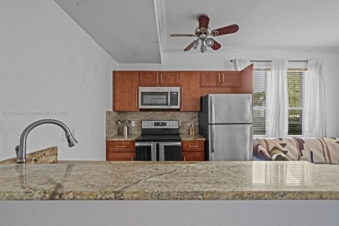 Condo in Miami Beach, Florida, 1 bedroom  № 1345002 - photo 5