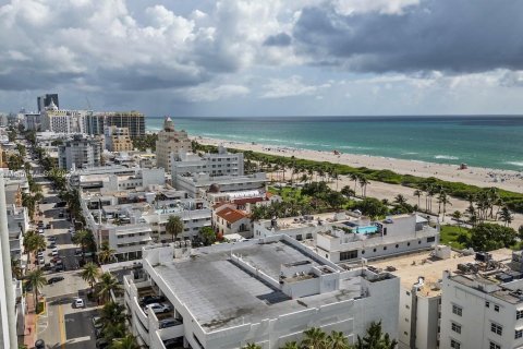 Condo in Miami Beach, Florida, 1 bedroom  № 1345002 - photo 20