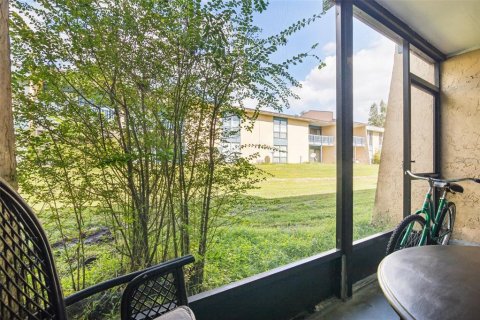 Condo in Gainesville, Florida, 1 bedroom  № 1411603 - photo 13