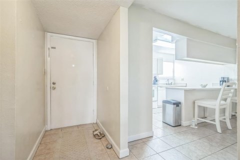 Condo in Gainesville, Florida, 1 bedroom  № 1411603 - photo 5