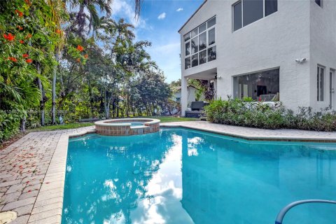 House in Miami Shores, Florida 4 bedrooms, 300.72 sq.m. № 1070040 - photo 27