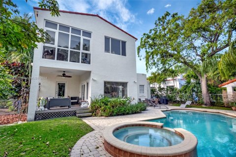Casa en venta en Miami Shores, Florida, 4 dormitorios, 300.72 m2 № 1070040 - foto 25