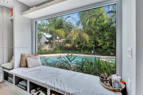 Casa en venta en Miami Shores, Florida, 4 dormitorios, 300.72 m2 № 1070040 - foto 7