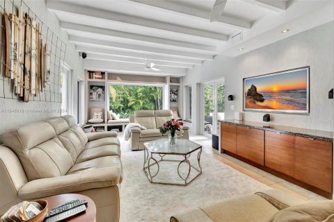 Casa en venta en Miami Shores, Florida, 4 dormitorios, 300.72 m2 № 1070040 - foto 6