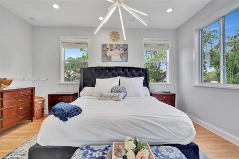 Casa en venta en Miami Shores, Florida, 4 dormitorios, 300.72 m2 № 1070040 - foto 17