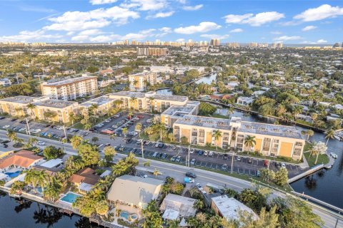 Condo in Oakland Park, Florida, 3 bedrooms  № 1162832 - photo 5