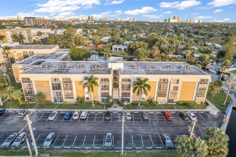 Condo in Oakland Park, Florida, 3 bedrooms  № 1162832 - photo 6