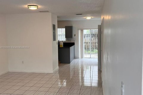 Condominio en venta en North Miami Beach, Florida, 2 dormitorios, 111.48 m2 № 1017790 - foto 5