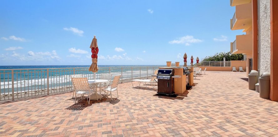 Condominio en Highland Beach, Florida, 2 dormitorios  № 1061077