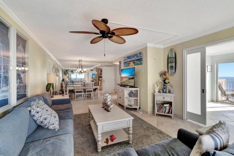 Condo in Highland Beach, Florida, 2 bedrooms  № 1061077 - photo 28