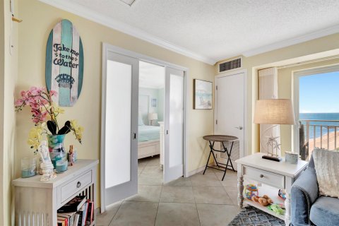 Condo in Highland Beach, Florida, 2 bedrooms  № 1061077 - photo 20