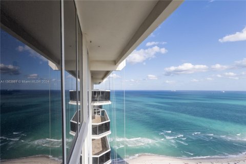 Condo in Miami Beach, Florida, 2 bedrooms  № 1099234 - photo 25